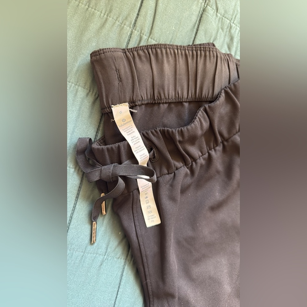 EUC Lululemon Women’s Jogger Drawstring Athletic Pants Size 6 - Picture 11 of 13